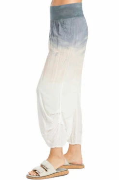 Side Pleat Crop Pant