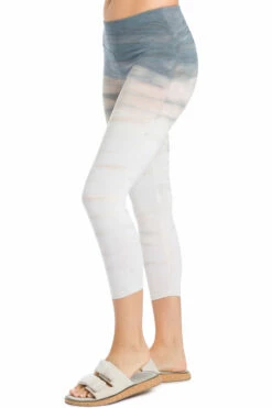 Flat Waist Capri Legging