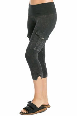 Contour Rolldown Cargo Crop Legging