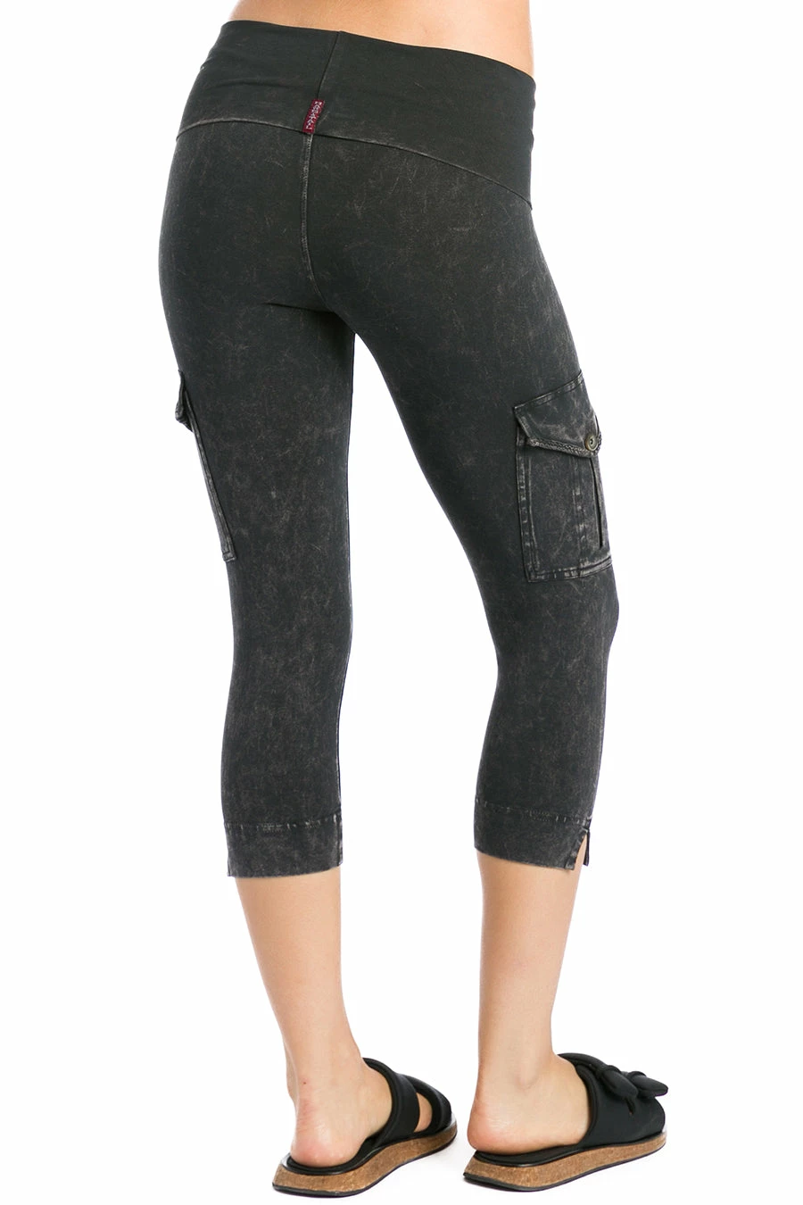 Contour Rolldown Cargo Crop Legging 4 Contour Rolldown Cargo Crop Legging - Image 2